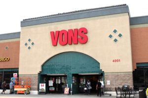 Vons, Safeway, Lucky  Changing Grocery Delivery Structure