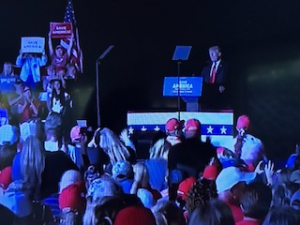 Trump wows huge Georgia rally