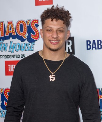 Report: Chiefs’ Mahomes Has High Ankle Sprain – KABC-AM